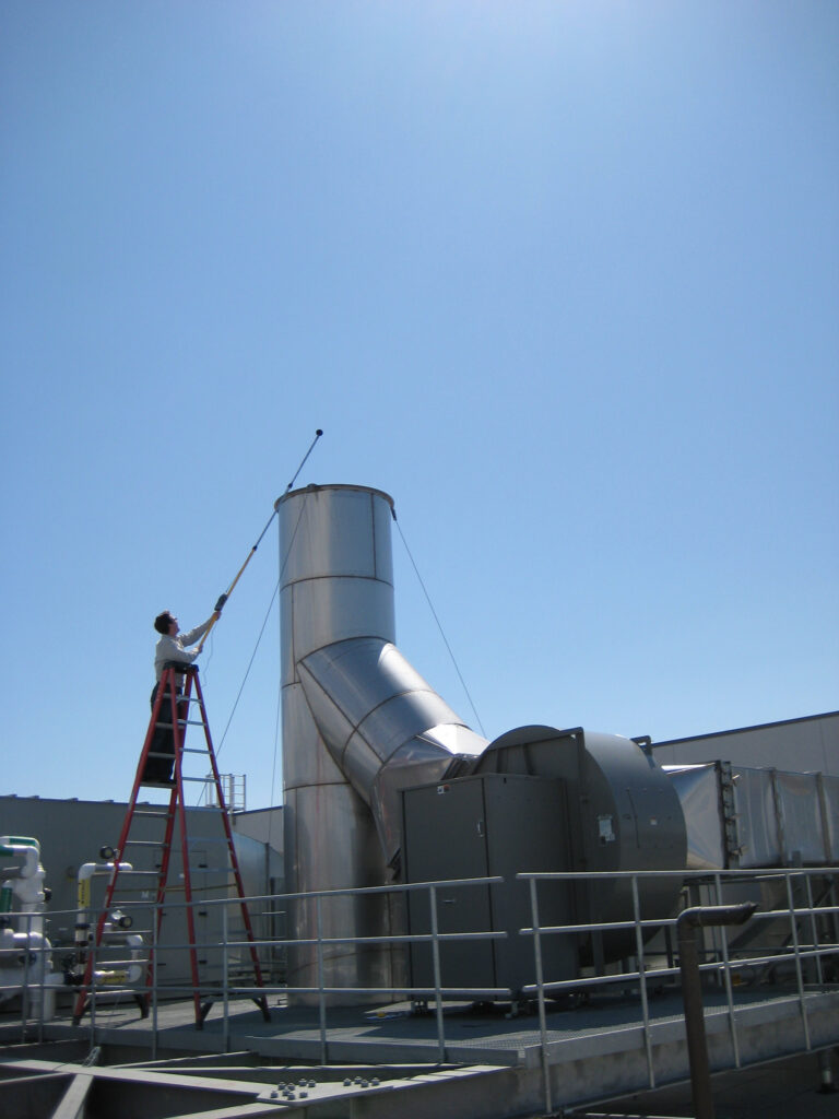 Expert measuring rooftop noise